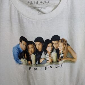 Friends Short Sleeve T-shirt Cast Drinking Milkshakes Sz:L Oversized Crop Top